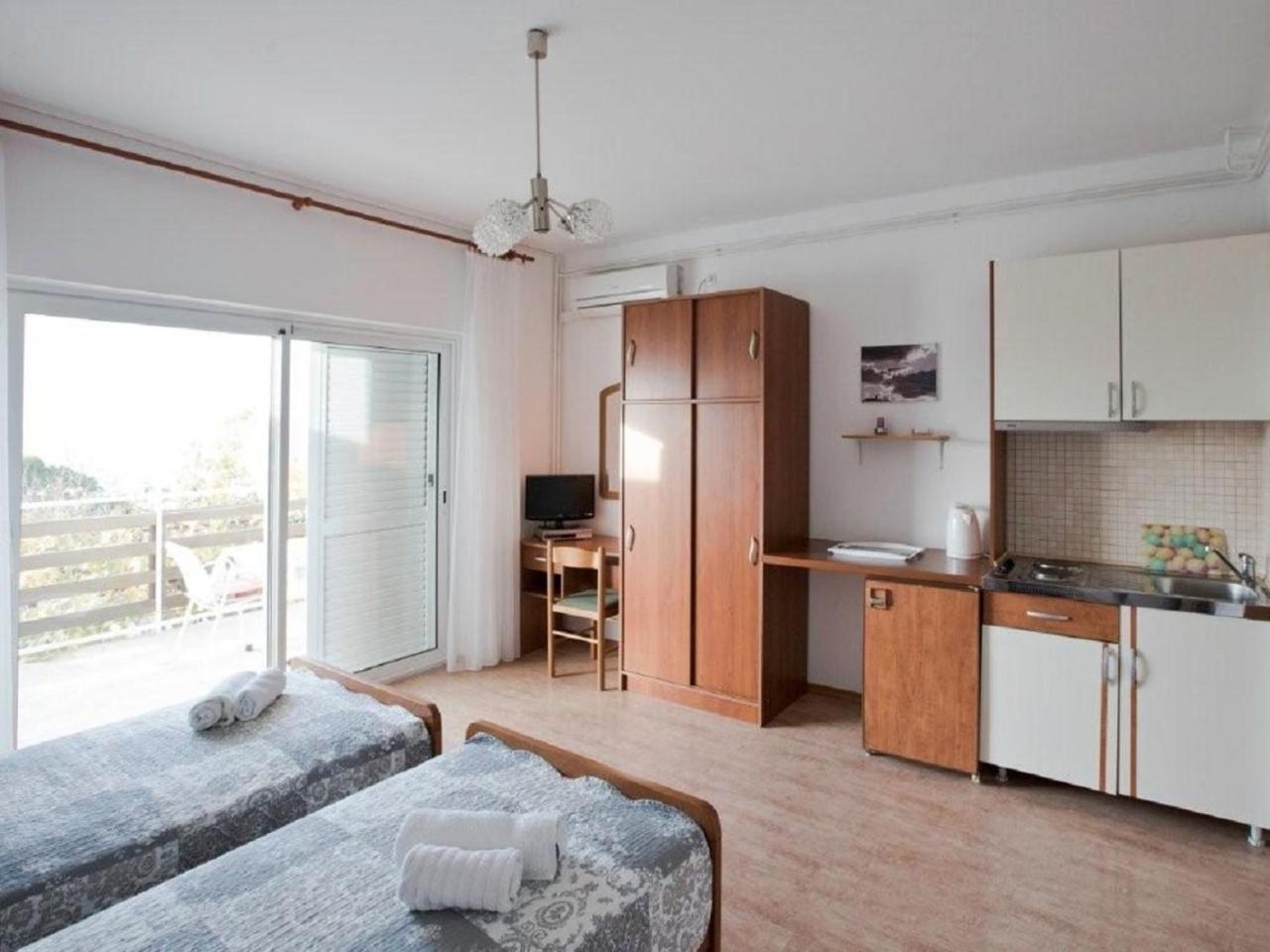 Apartments And Rooms Mirja-Parking Primošten Екстериор снимка